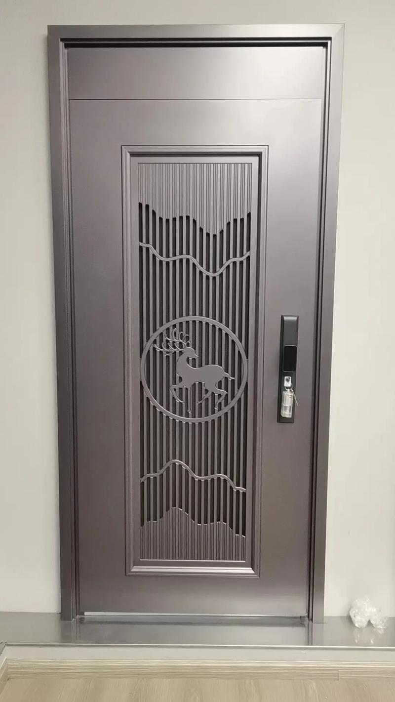 精雕鑄鋁門 金屬門窗的藝術(shù)革新與家居守護(hù)